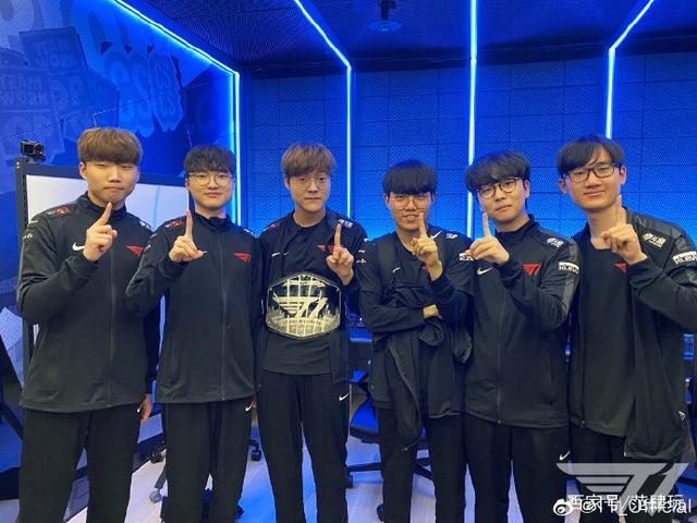 血與傳奇兼 血與傳奇兼